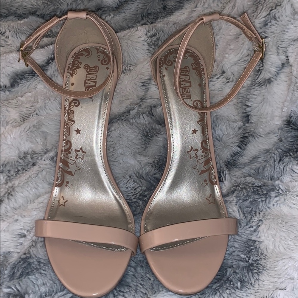 Creme low heels !